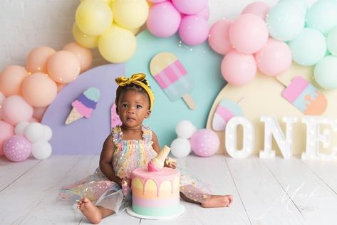 Cake Smash Inspiration, Cake Ice Cream, Smash Cake Girl, Unicorn Themed Birthday Party, 1st Birthday Photoshoot, Baby Birthday Themes, 1st Birthday Cake Smash, Ice Cream Theme, 1st Birthday Photos