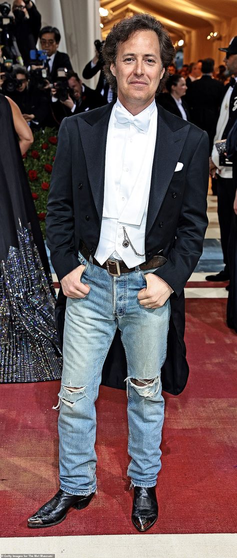 Met Gala 2022 — Businessman David Lauren, 50, chose to wear jeans to the extravagant ball • He paired his denim w/ a button down shirt, bow tie & tuxedo jacket. David Lauren, Bow Tie Tuxedo, Maroon Hat, Maroon Bodysuit, Light Brown Top, Fashion Mark, Lala Anthony, Gemma Chan, Met Gala Red Carpet