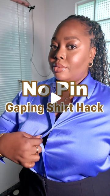 Kelechi Chantel Anyanwu on Instagram: "Another day…Another fashion hack!😄This is perfect when there’s no pin in sight, and you need to cover that shirt gap. I call it the NO PIN GAPING SHIRT HACK. 

Top | @marksandspencer 

Will you try this one?
•••
#fashionhack #hack #explore #stylehack #simplestyling
#nigeriancontentcreator #buttonupshirt #lifehack" Shirt Too Wide Hacks, Long Sleeve Under Short Sleeve Outfit, Long Sleeve Under Short Sleeve, Clothes Life Hacks, T Shirt Hacks, Change Your Style, Collard Shirt, Shirt Hacks, Shirt Tucked In