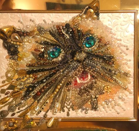 Cat Portrait Framed Jewelry Art Beaded Portrait Art, Jewelry Art Ideas, Framed Jewelry Art, Glass Bead Crafts, Jewel Art, Jewelry Pictures, Old Jewelry Crafts, Costume Jewelry Crafts, Vintage Jewelry Diy