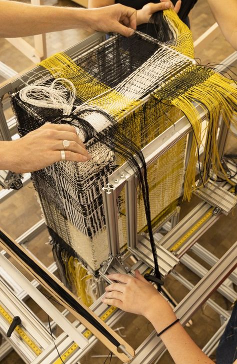 Hella Jongerius Textile, Weaving Architecture, 3d Weaving, Hella Jongerius, Jacquard Loom, Year 6, Dutch Design, Hand Loom, Building Materials