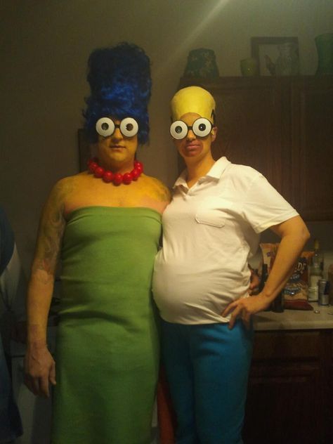 Husband and wife Simpsons. Homer belly provided by an actual baby. Husband And Wife Halloween Costumes, Homer Simpson Costume, Simpsons Costumes, Homer Simpson, Adult Halloween Costumes, Pregnant Belly, Husband And Wife, Halloween Costumes For Kids, Halloween Ideas