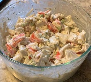 Crab Salad Sandwich, Seafood Salad Recipe, Crab Salad Recipe, Sea Food Salad Recipes, Chocolate Oats, Crab Salad, Inexpensive Meals, Seafood Salad, Crab Recipes