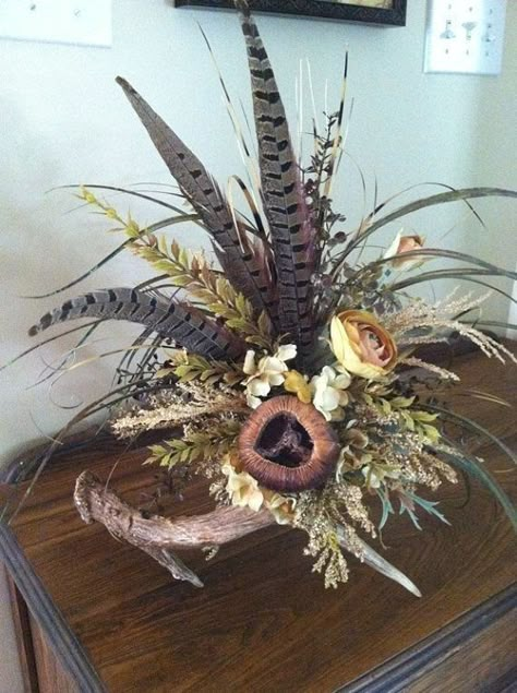 Antler Arrangements, Antler Centerpiece, Longhorn Art, Antler Projects, Deer Antler Crafts, Antler Wreath, Antler Ideas, Deer Antler Decor, Horns Decor