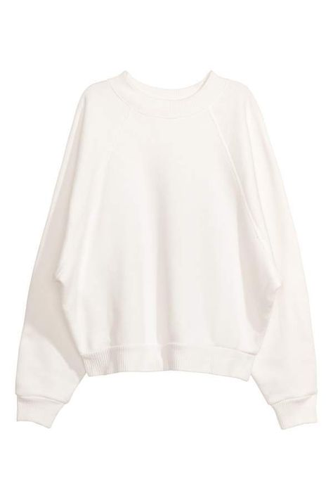 H&M Oversized Sweatshirt Outfit Oversize, Sweatshirt Oversized, Sweatshirt White, Sweatshirt Fabric, Sweatshirt Outfit, Cropped Sweatshirt, Kendrick Lamar, Tshirt Outfits, Sporty Outfits