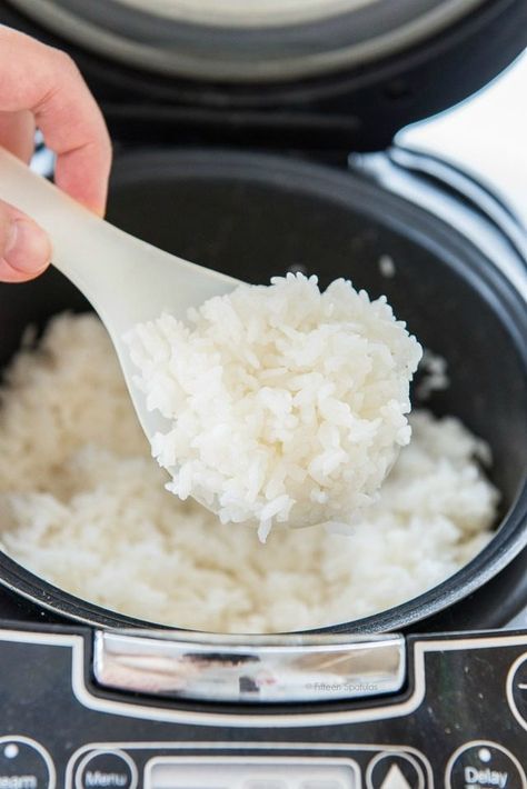 How to Make Sushi Rice in the Rice Cooker Cook Sushi Rice, Rice In Rice Cooker, Make Sushi Rice, Rice In A Rice Cooker, Sushi Rice Recipes, Make Sushi, Sushi At Home, Rice Cooker Recipes, Cheesy Chicken Broccoli