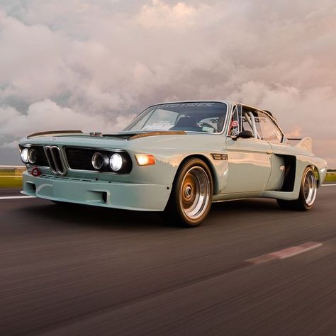 Widebodied BMW E9 #bmw #e9 #batmobile #widebody #germancars #automobiles #cars Bmw E9, Wide Body, German Cars, Cool Cars, Cars, Bmw