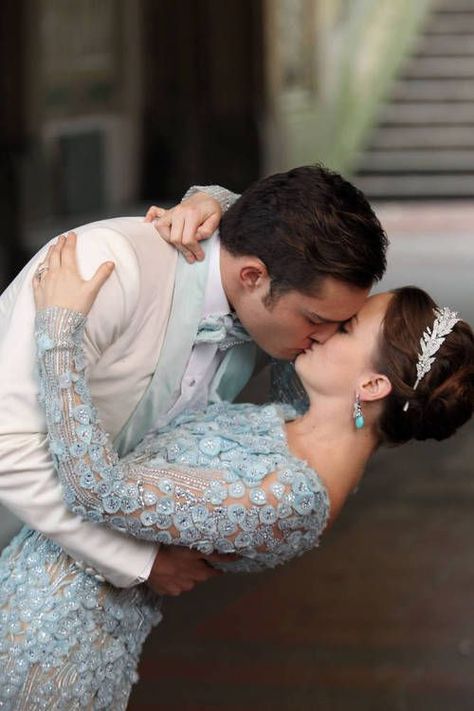 Chuck Et Blair, Chuck E Blair, Chuck Y Blair, Chucks Wedding, Mode Gossip Girl, Estilo Blair Waldorf, Estilo Gossip Girl, Gossip Girl Quotes, Stile Blair Waldorf