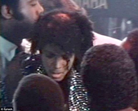 Watch the unseen footage of Michael Jackson's hair on fire in horrific Pepsi accident | Daily Mail Online Michael Jackson Hair, Facts About Michael Jackson, Pepsi Commercial, Michael Jackson Images, Michael Jackson Photoshoot, Jermaine Jackson, Michael Jackson Rare, Luther Vandross, Michael Jackson Smile