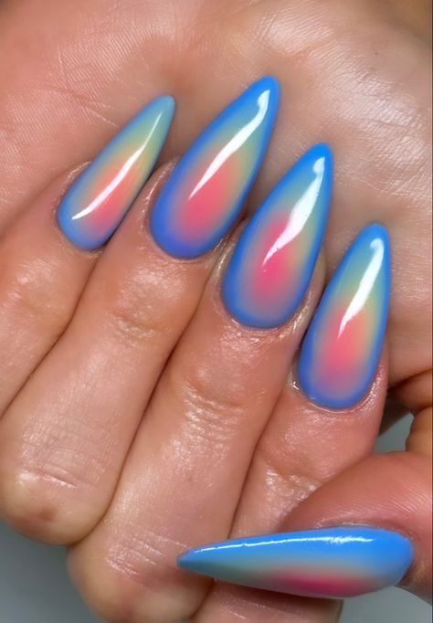 Blue aura rainbow stiletto nails Purple Nail Paint Ideas, Blue Pink Aura Nails, Blue And Yellow Aura Nails, Rainbow Airbrush Nails, Blue Aura Nails Acrylic, Aura Nails Blue And Green, Aura Ombre Nails, Aura Nails Stiletto, Airbrush Nail Designs Ombre