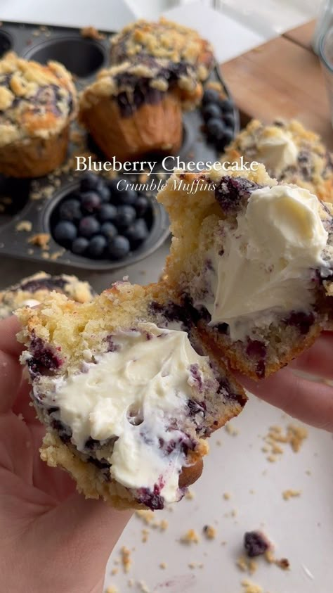 Baking Recipes Blueberry Muffins, Blueberry Cheesecake Crumble Muffins, Blueberry Muffin Cheesecake, Dessert Recipes Blueberries, Blueberry Cheesecake Muffins Recipes, Baking For One, Cheesecake Muffin Recipes, Blueberry Baking Recipes, Treat Recipes Desserts