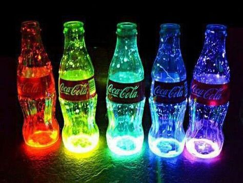 50+ Glow Stick Ideas - Glow In The Dark Coke Bottle Coke Bottle Crafts, Glow Jar, Glow Jars, Glow Birthday Party, Coca Cola Bottles, Glow Birthday, Coke Cola, Image Swag, Coke Bottle