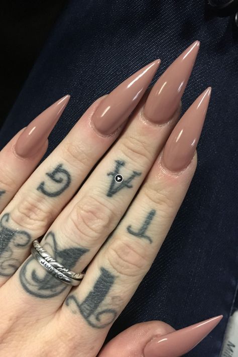 Long Pointy Nails, White Stiletto Nails, Pink Stiletto Nails, Acrylic Nails Stiletto, Natural Nail Art, Long Stiletto Nails, Nail Board, Pointy Nails, Long Stiletto