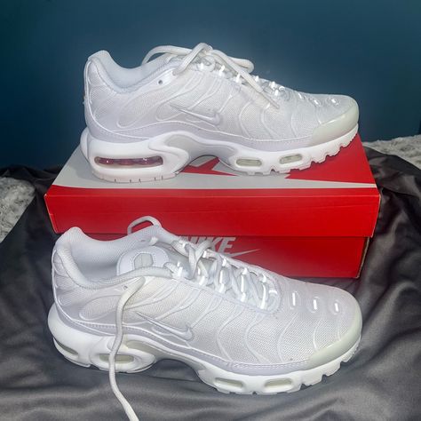 Women’s Air Max Plus White/White Platinum Size 7 Brand New / Never Worn Air Max Women, Nike Air Max Plus, Air Max Plus, Nike Shoes Women, Nike White, White White, White Nikes, Shoes Women, Air Max