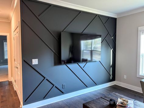 Dark Accent Wall Living Room Tv, Wood Accent Tv Wall, Tv Accent Wall Paint, Dinning Room Accent Walls Diy, Dark Feature Wall Living Room, Accent Walls In Living Room With Tv, Dark Accent Wall Living Room, Tv Accent Wall Ideas, Aloha Decor