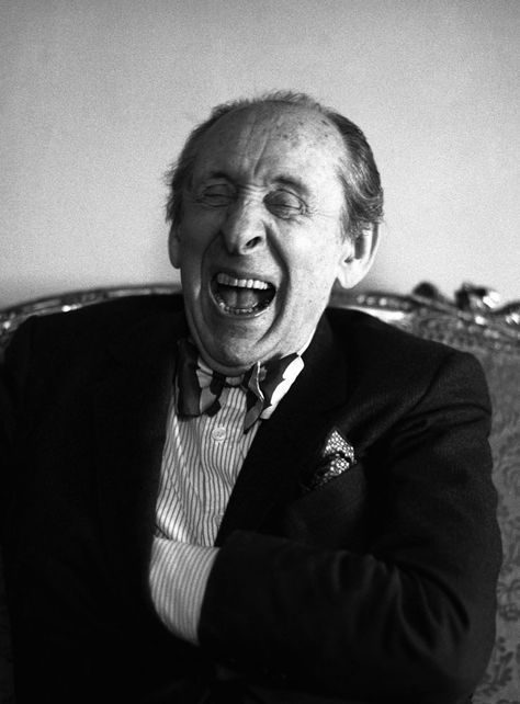 Vladimir Horowitz Vladimir Horowitz, Piano Exercises, Reference People, Piano Pictures, Classical Music Composers, Gay History, Horse Guards, Classical Musicians, Fire Photography