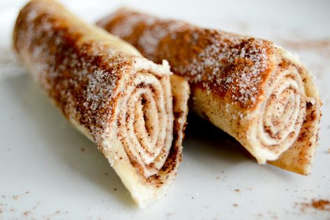 Cinnamon Sugar Tortilla Roll Ups Recipe - The DIY Lighthouse Snack Meals, Cinnamon Sugar Tortilla, Tortilla Dessert, Perfect Snacks, Easy Desert, Cinnamon Recipe, Tortilla Recipes, Cinnamon Sugar Tortillas, Diy Lighthouse