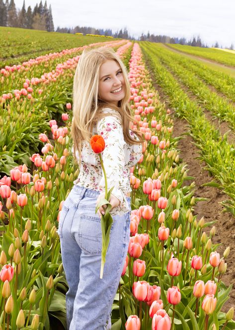 Senior tulip field session. Wooden Shoe Tulip Farm photo session. Senior girl spring session. Farm Senior Pictures, Tulip Farm, Tulip Field, Oregon Photography, Insta Bio, Grad Photoshoot, Wooden Shoe, Farm Photo, Tulip Fields