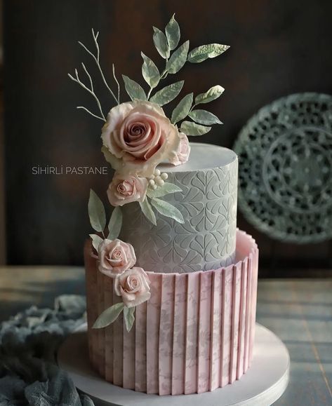 Learn Cake Decorating, Geometric Cake, Beautiful Cake Designs, Elegant Birthday Cakes, Modern Cakes, Creative Cake Decorating, Gateaux Cake, Beautiful Birthday Cakes, Creative Birthday Cakes