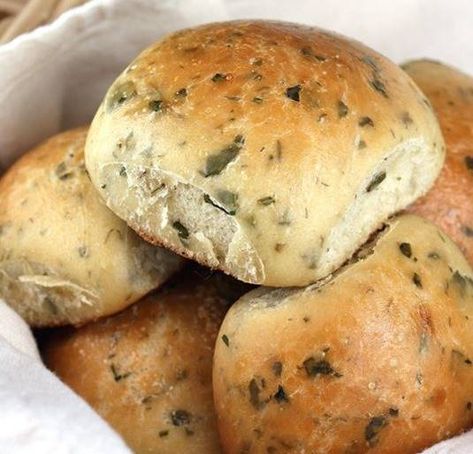 Photo Herb Rolls Recipe, Herb Rolls, Biscuit Rolls, Crumpets, Pizza Bread, Homemade Soup, Bread Rolls, Dinner Rolls, Rolls Recipe