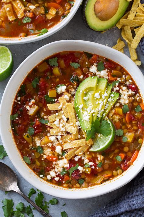 Mexican Lentil Soup Recipe, Hearty Vegetarian Soup, Vegetarian Soup Recipes, Mexican Soup, Lentil Soup Recipes, Vegan Soup Recipes, Lentil Recipes, Chowder Recipes, Vegetarian Soup