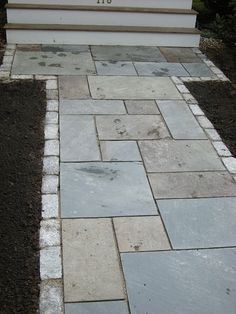 blue stone walkway with cobblestone block edge Bluestone Walkway With Border, Slate Stone Walkway, Bluestone Path, Blue Stone Patio, Bluestone Walkway, Garden Fairy Costume, Gravel Walkway, Circular Patio, Wood Walkway