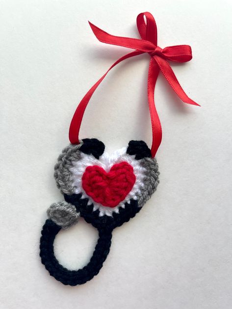 Crochet Stethoscope – Anita Louise Crochet Crochet Stethoscope Pattern Free, Cute Keychain Ideas, Crochet Stethoscope, Anita Louise, Quick Crochet Gifts, Amigurumi Keychain, Crochet Bookmark Pattern, Keychain Charms, Keychain Ideas