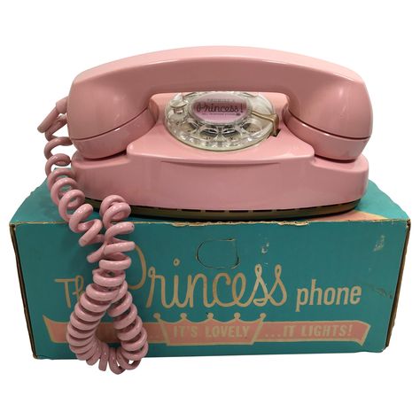 Princess telephone Princess Telephone, Coquette 60s, 1950 Furniture, Pink Telephone, Old School Phone, Princess Phone, Coney Island Baby, Retro Telephone, Bday List