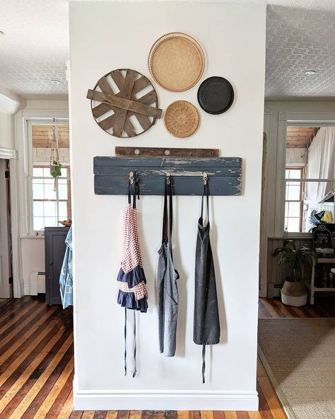 Vintage apron display Apron Display Ideas, Apron Display, Pantry Inspiration, Vintage Apron, Interior Decorator, Crafty Creations, Aprons Vintage, Laundry Room Design, Cooking Apron