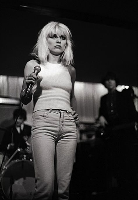 Debbie Harry 70s, Blondie Concert, Deborah Harry Blondie, Deborah Harry, Blondie Debbie Harry, Tokyo Street Fashion, Women Of Rock, Hipster Grunge, Denise Richards