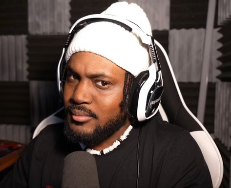 Side Eye Memes Funny, Coryxkenshin Side Eye, Side Eye Reaction, Side Eye Reaction Pic, Jjba Memes, Meme Pics, I Love Being Black, Eye Pictures, Side Eye