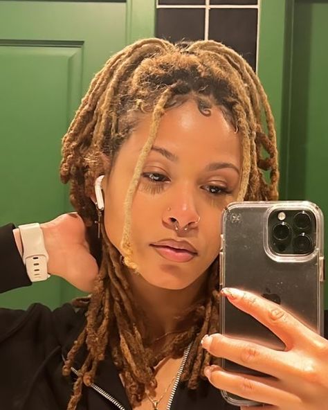 K | Locs & Lifestyle on Instagram: "Dear Infiniti and BMW drivers, Now y’all know damn well, y’all be doing too much lmfaooooo Please stop 🥹 Sincerely, Hopeful Nissan Altima Driver" Beach Locs, Blonde Dreads, Loc Hairstyles, Beautiful Dreadlocks, Short Locs Hairstyles, Dreadlock Styles, Dyed Hair Inspiration, Dyed Natural Hair, Dread Hairstyles