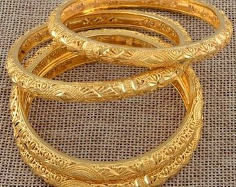 Dubai Gold Bangles, Solid Gold Bangle, Dubai Gold Jewelry, Gold Bangles For Women, Gold Bangle Set, Bangles For Women, Bracelets Design, Gold Plated Bangles, Bangles Jewelry Designs