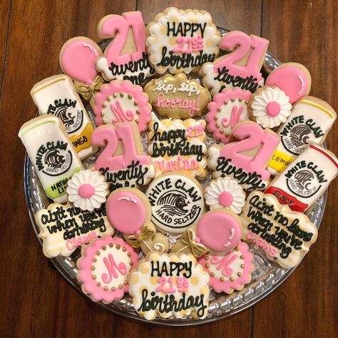 21 Bday Cupcakes, 21st Birthday Treat Table, 21 St Birthday Cookies, 21st Cookie Ideas, 21st Bday Cupcakes, 21 Cookies Birthday, 21st Birthday Party Ideas For Her, 21st Birthday Treats, 21st Birthday Desserts