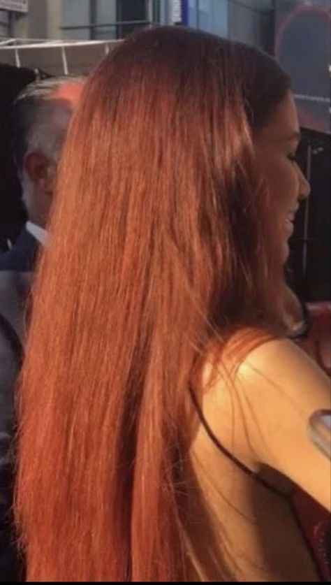 Zendaya Ginger Hair, Wavy Ginger Hair, Zendaya Red Hair, Hair Ginger, Hair Envy, Ginger Hair, Hair Inspo, Hair Ideas, Red Hair