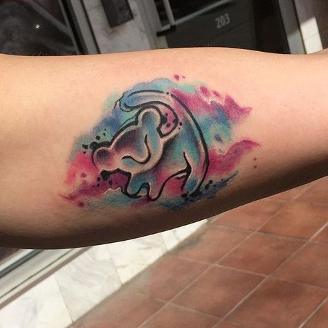 watercolor simba Simba Tattoo, Interesting Tattoos, Lion King Tattoo, King Tattoos, Tattoo Zeichnungen, Theme Tattoo, Watercolor Tattoos, Disney Tattoo, Re Leone