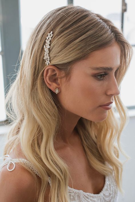 Bridesmaid hair side