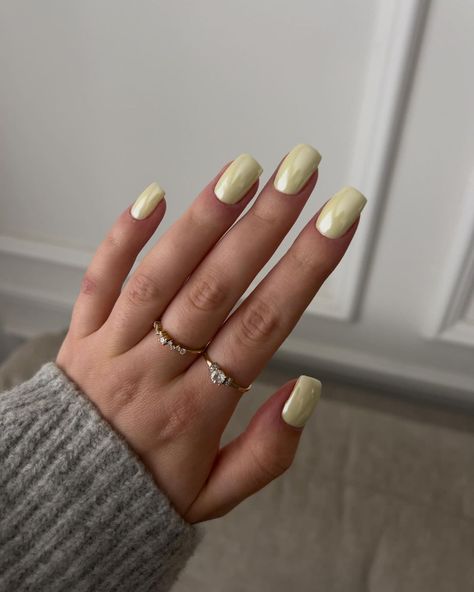 your sign to get butter yellow chrome nails for spring/summer 🍋✨🥂🧈🌼 #yellownails #shortnails #nails #summernails #springnails | Instagram Butter Yellow Nails, Yellow Chrome Nails, Yellow Chrome, Butter Yellow, Yellow Nails, March 25, Chrome Nails, Short Nails, Spring Nails