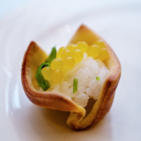 Mango Caviar Sticky Rice @Astrid yellow  @Gina Diaz Caviar Finger Food, Mango Caviar, Mango Appetizer, Molecular Gastronomy Plating, Cook Ideas, Thai Mango, Yellow Food, Caviar Recipes, Mango Sticky Rice