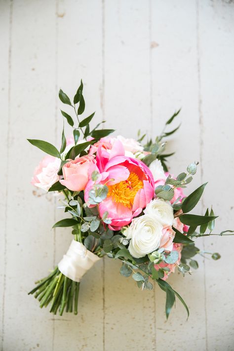 White Rose Wedding Bouquet, Bouquet Photography, Purple Wedding Bouquets, Tropical Wedding Flowers, Wedding Bouquets Pink, Rose Wedding Bouquet, Prom Flowers, White Wedding Bouquets, Maui Weddings