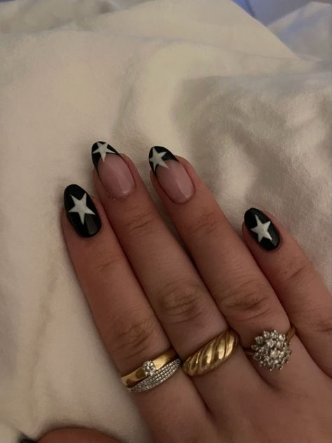 Almond Black And White Nails, Oval Acrylic Nails, Black And White Nails, Star Nail Designs, White Tip Nails, Star Nail, Hippie Nails, Grunge Nails, Star Nails