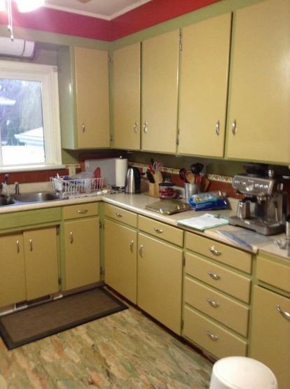 Painting Flat Kitchen Cabinets, 50s Kitchen Makeover, Old Kitchen Makeover, 1960s Kitchen Cabinets, Flat Kitchen Cabinets, Cupboard Doors Makeover, 50’s Kitchen, Retro Kitchen Cabinets, Cupboard Makeover