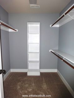 walk in closet in the master bedroom (+ many more shelves and a small folding cabinet in mid of room! Walk In Closet Ideas Diy, Narrow Walk In Closet Ideas, Narrow Walk In Closet, Ideas De Closets, Walk In Closet Ideas, Diy Walk In Closet, Small Walk In Closet, Closet Redo, Walk In Closet Design