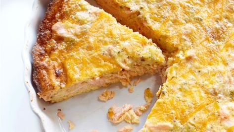 Salmon and Cheddar cheese are baked together in this simple, yet sophisticated egg pie. Quick Quiche, Crab Quiche, Best Quiche Recipes, Bacon And Cheese Quiche, Salmon Quiche, Veggie Quiche, Egg Pie, Store Bought Pie Crust, Easy Bacon