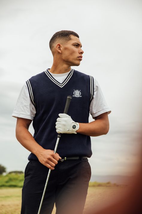 Modest Vintage Player Golf Club Knitted Vest in Navy Golf Poses, Golf Style Men, Golf Shoot, Golf Photoshoot, Open Photography, Pub Golf, 2024 Lifestyle, Workout Bodysuit, Men Portrait