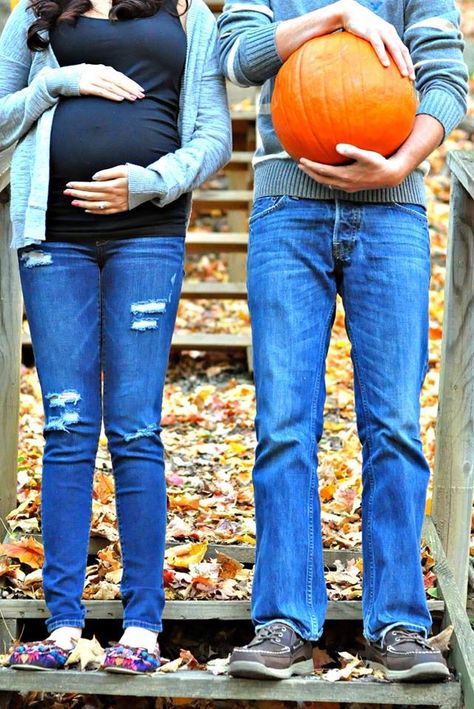 Fall Maternity Photo Fall Themed Maternity Pictures, Pumpkin Maternity Photos, Funny Maternity Photos, Fall Maternity Shoot, Winter Maternity Pictures, Fall Maternity Pictures, Baby Bump Photoshoot, Fall Maternity Photos, Maternity Photography Poses Outdoors