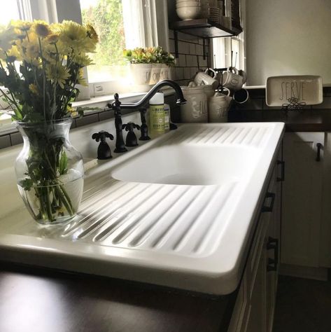 Vintage Kitchen Sinks With Drainboard, Farmhouse Sink Vintage, Kitchen With Drainboard Sink, Kitchen Sink With Built In Dish Drainer, No Cabinet Kitchen Sink, Kitchen Sink With Drying Area, Enamel Sink Kitchen, Vintage Farmhouse Sink With Drainboard, Vintage Sink With Drainboard