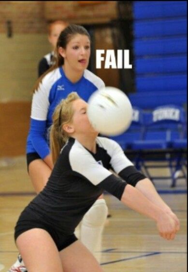 This has happened so many times! Lol Volleyball Fail, Volleyball Funny, Volleyball Problems, Zapatillas Nike Jordan, Sports Fails, Volleyball Memes, Playing Volleyball, Volleyball Skills, Volleyball Humor