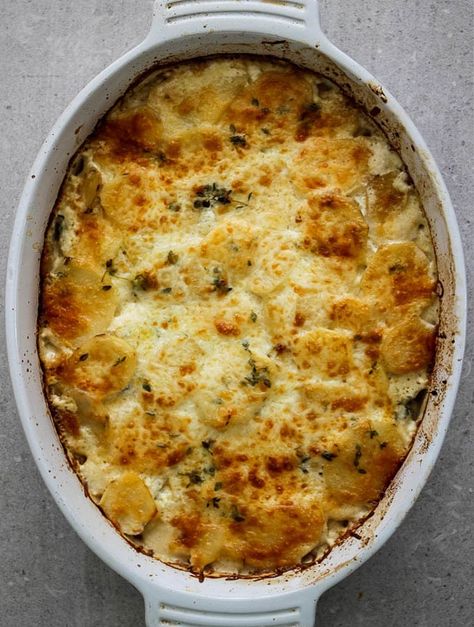 Potato Au Gratin Quick Au Gratin Potatoes, Potato Au Gratin, Parmesan Potato, Scalloped Potatoes Easy, Au Gratin Potato Recipes, Gratin Potatoes, Au Gratin Recipes, Potatoes In Oven, How To Make Potatoes