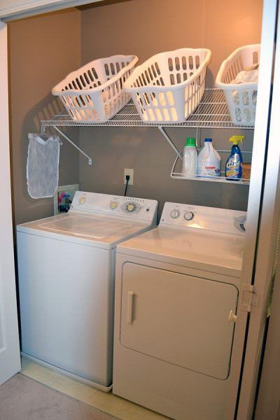 creative remodeling ideas for your mobile home -laundry shelves Små Rum Lidt Plads, Woodworking Craft, Base Housing, Bilik Air, Laundry Ideas, Kabinet Dapur, Laundry Closet, Ideas Para Organizar, Small Laundry Room